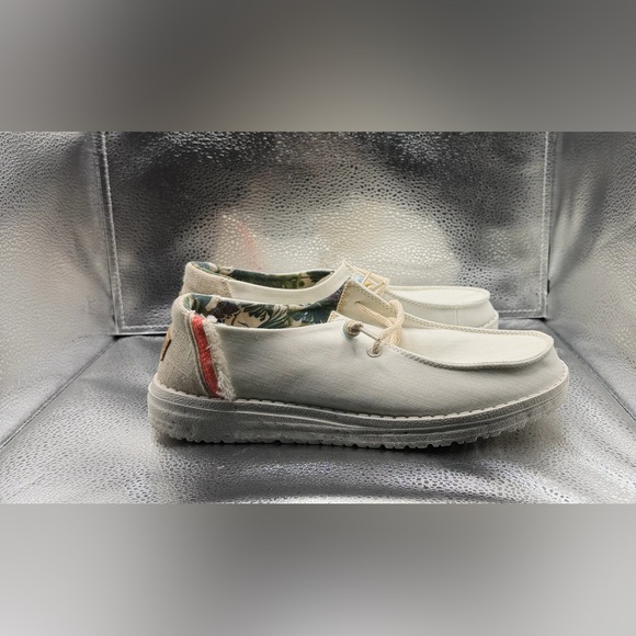 Hey Dude Women's Light Tan Shoes, Wendy Style, size 7 - Picture 5 of 11